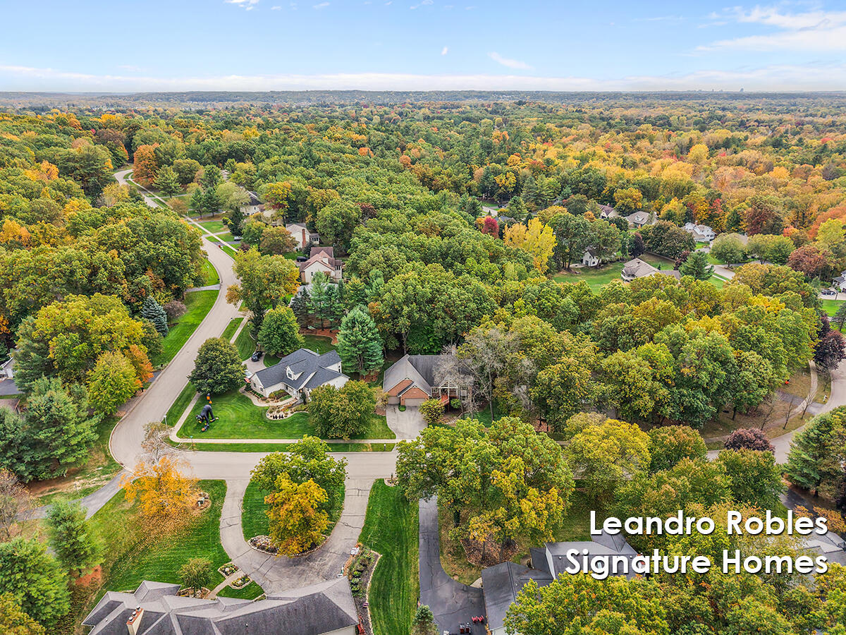 2875 Riverwoods Drive NE