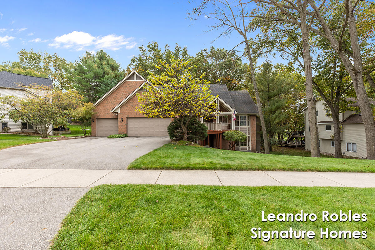 2875 Riverwoods Drive NE