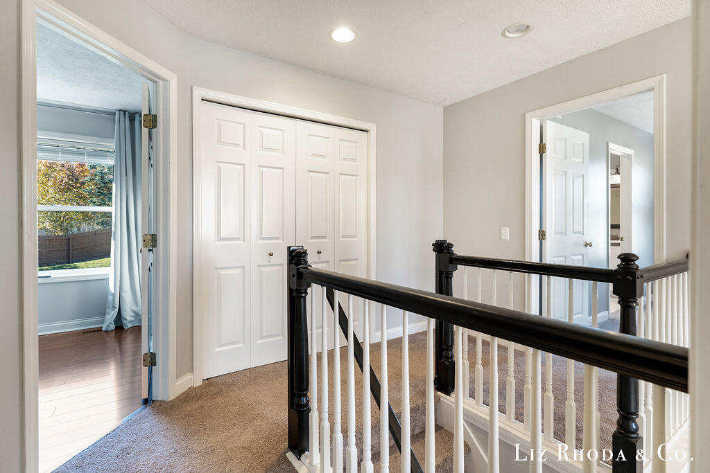 8275 Vista Royale Lane NE