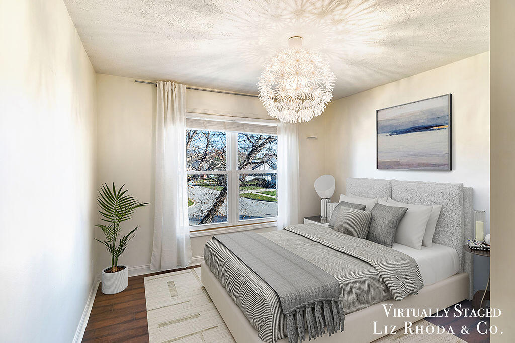 8275 Vista Royale Lane NE