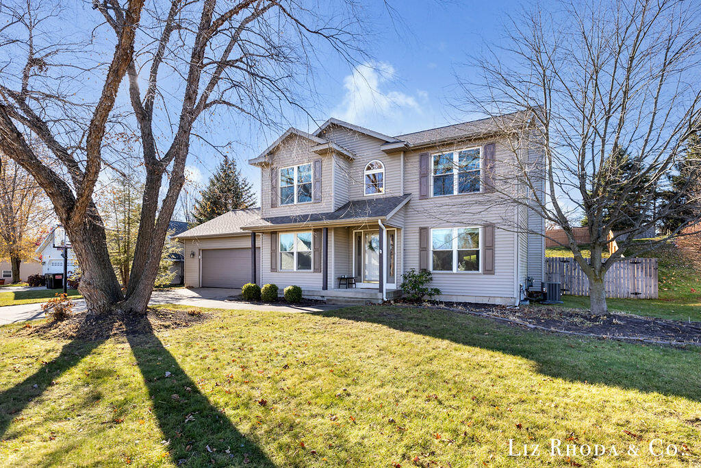 8275 Vista Royale Lane NE