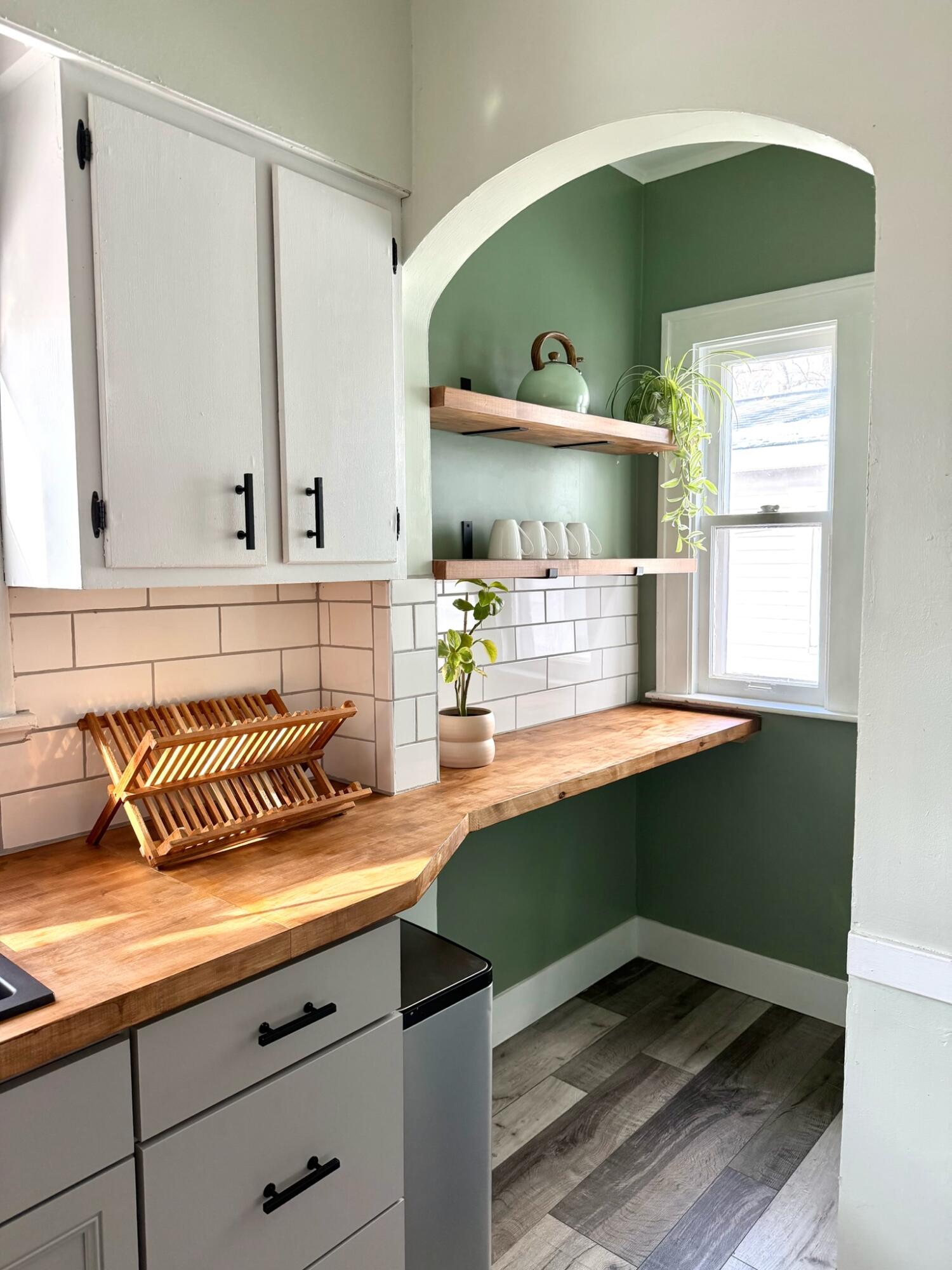 905 Calvin Avenue SE