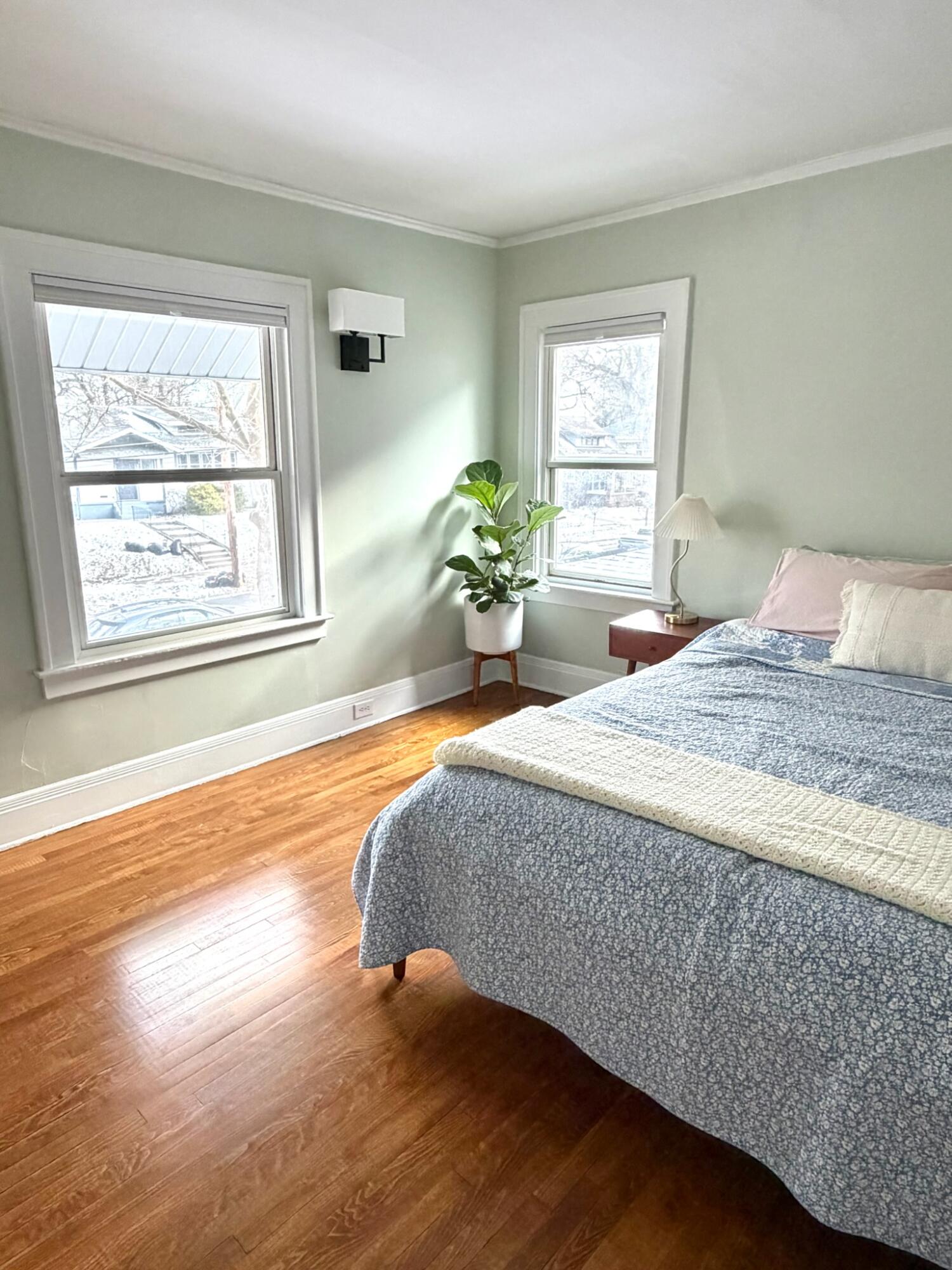 905 Calvin Avenue SE