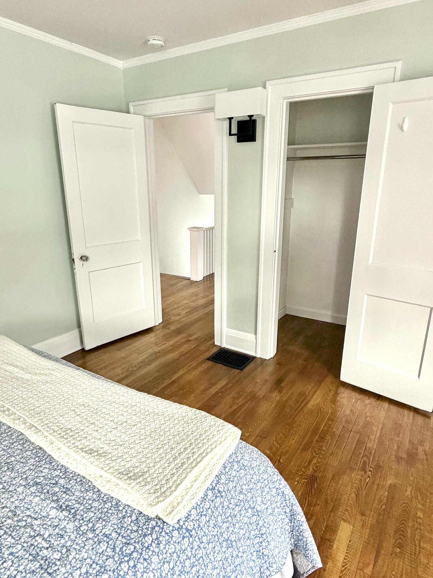 905 Calvin Avenue SE