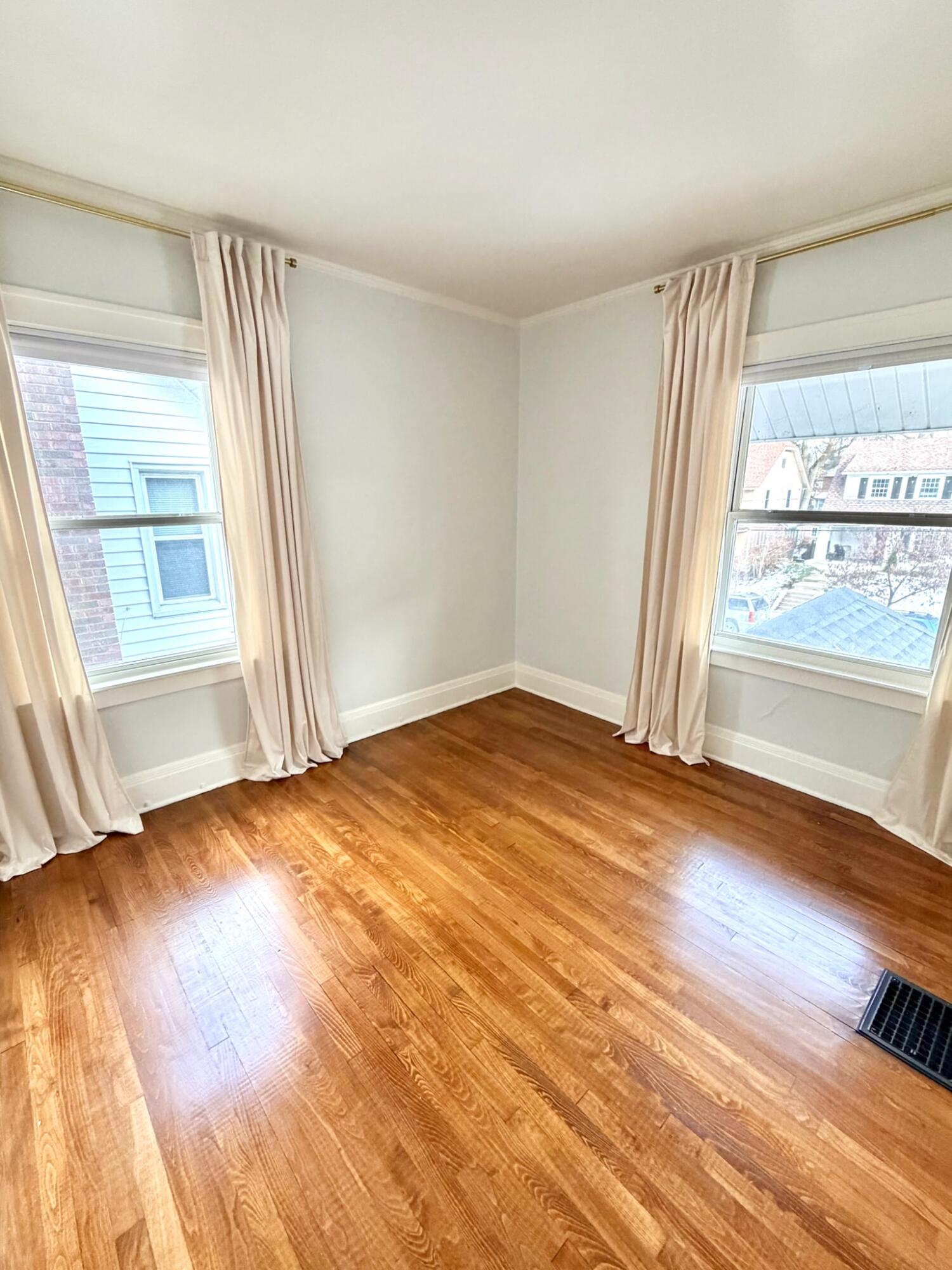 905 Calvin Avenue SE