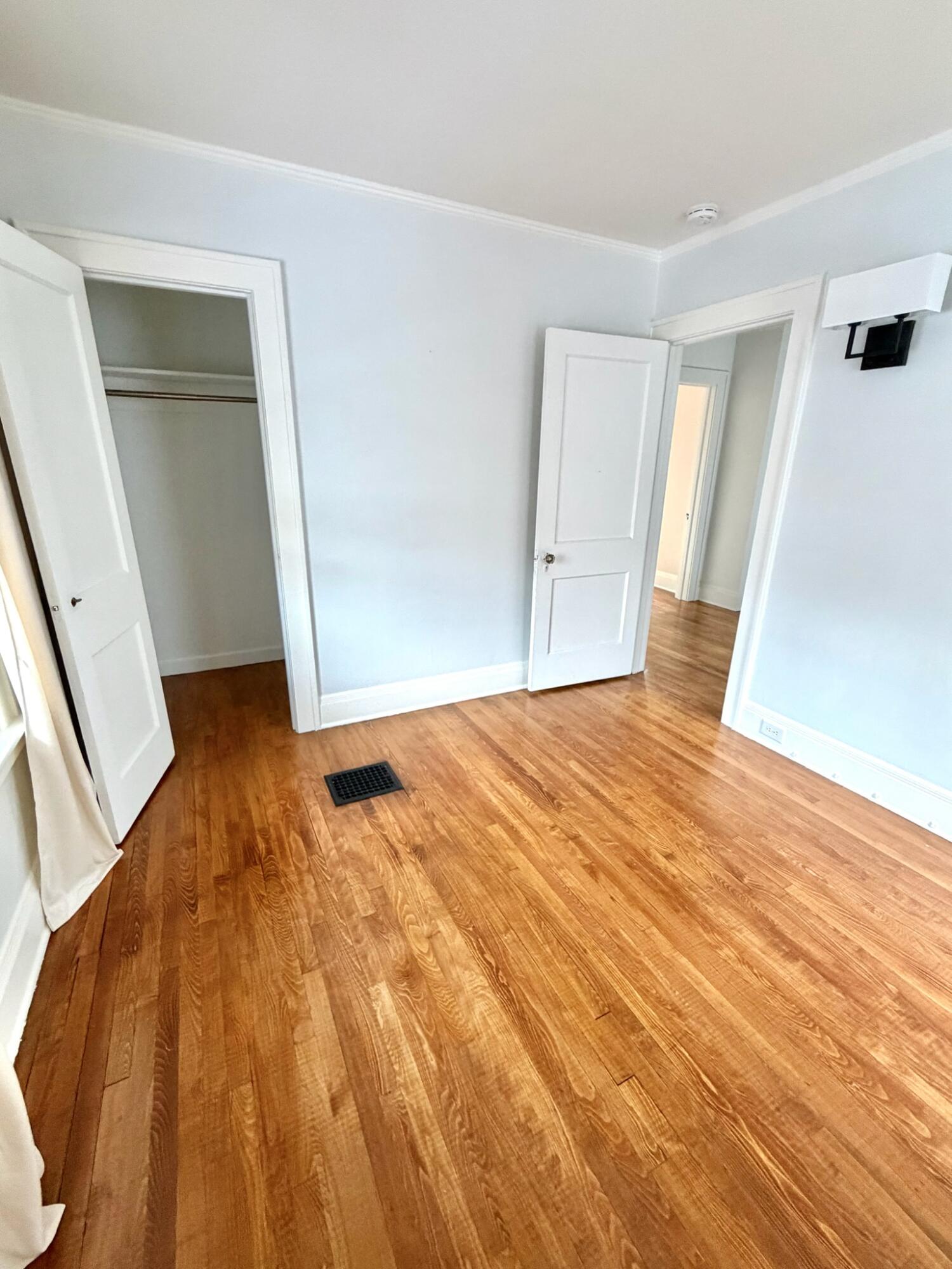 905 Calvin Avenue SE