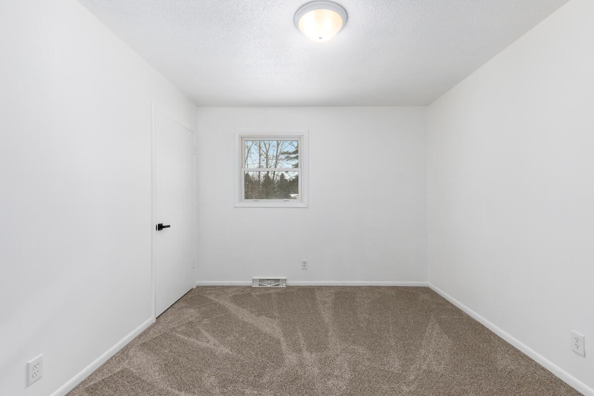 12699 NE Macclain Street NE