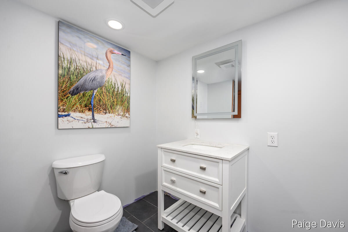 3025 Valley View Drive NE