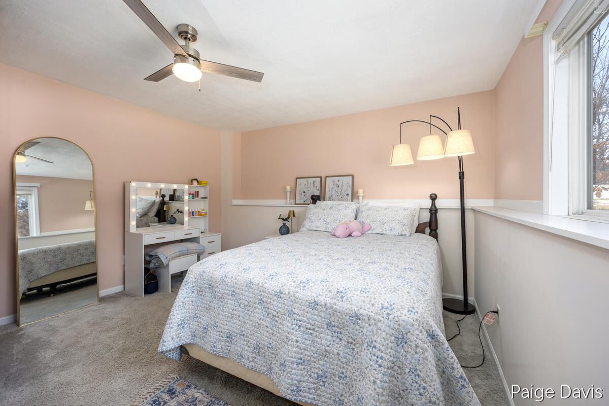 3025 Valley View Drive NE