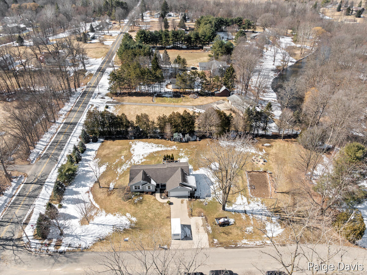 3025 Valley View Drive NE