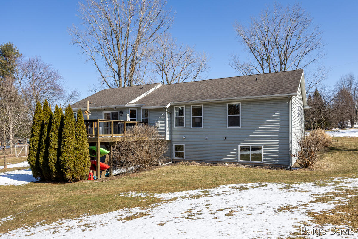 3025 Valley View Drive NE