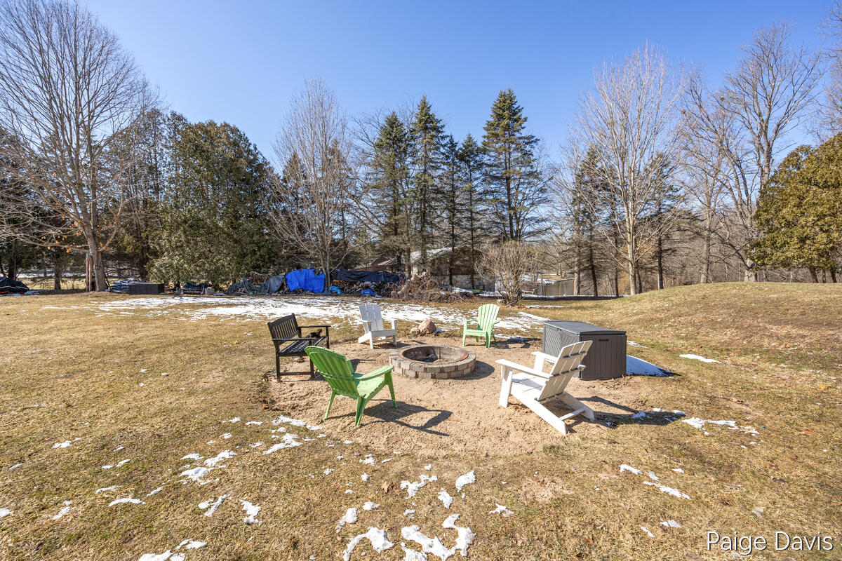 3025 Valley View Drive NE