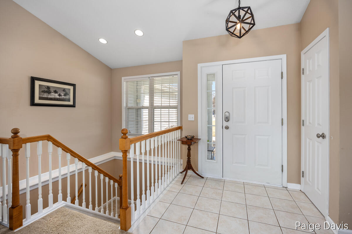 3025 Valley View Drive NE