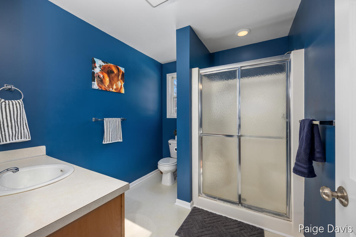 3025 Valley View Drive NE