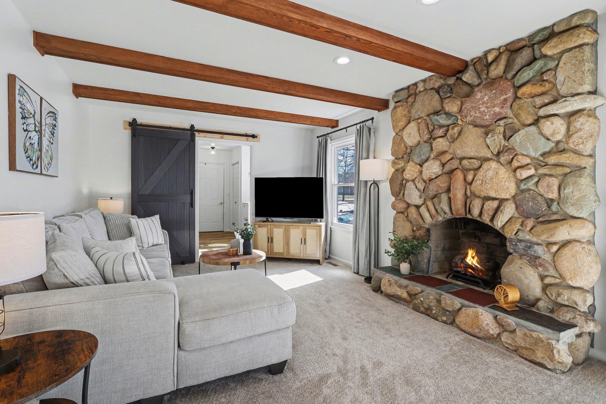 1163 S Lakeside Drive S