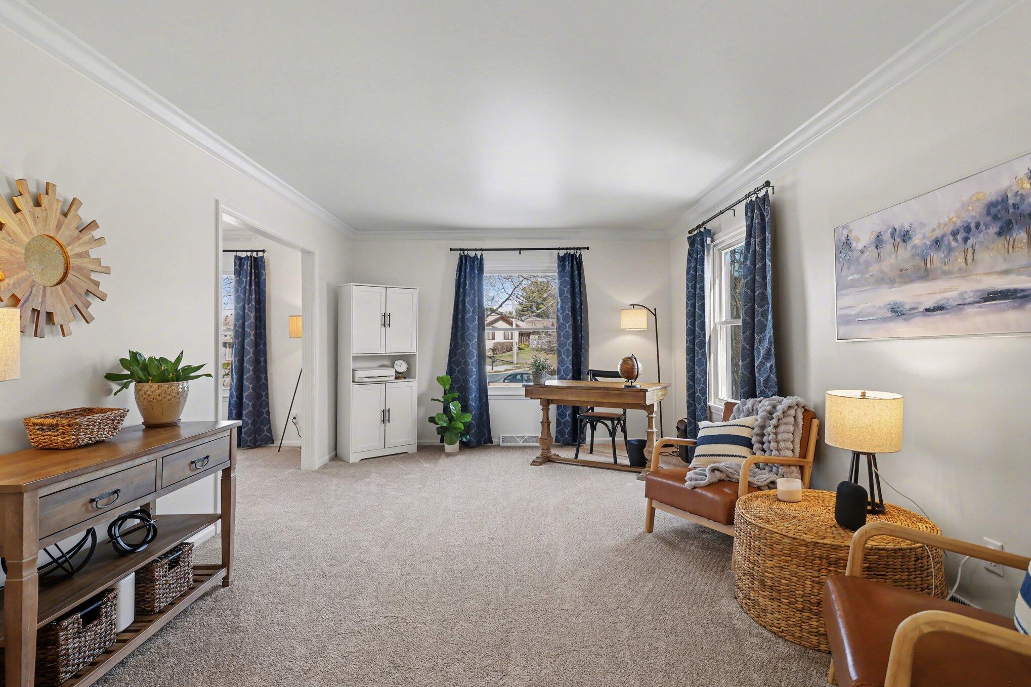 1163 S Lakeside Drive S