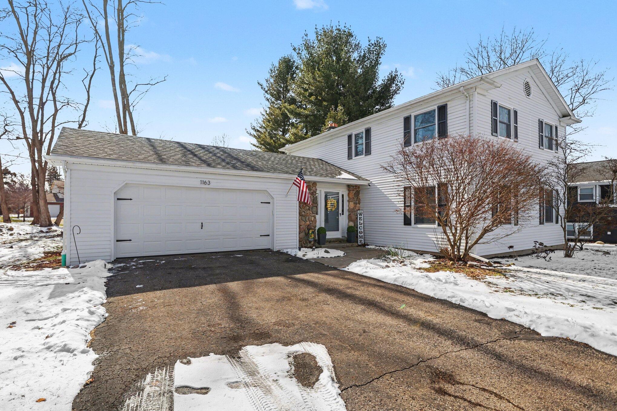 1163 S Lakeside Drive S