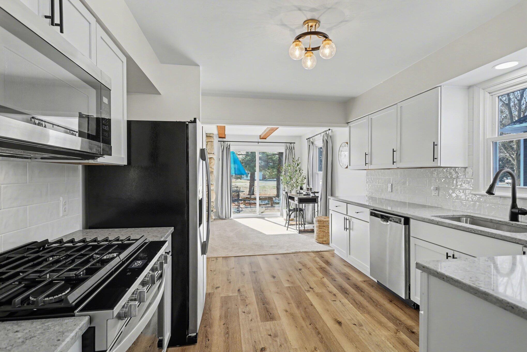 1163 S Lakeside Drive S