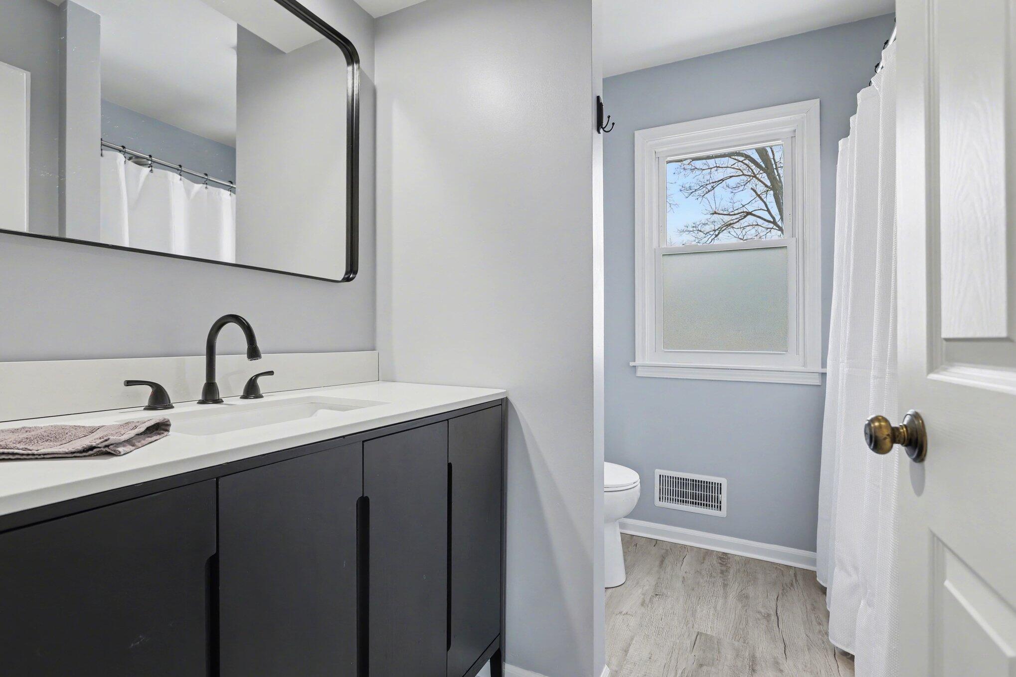 1163 S Lakeside Drive S