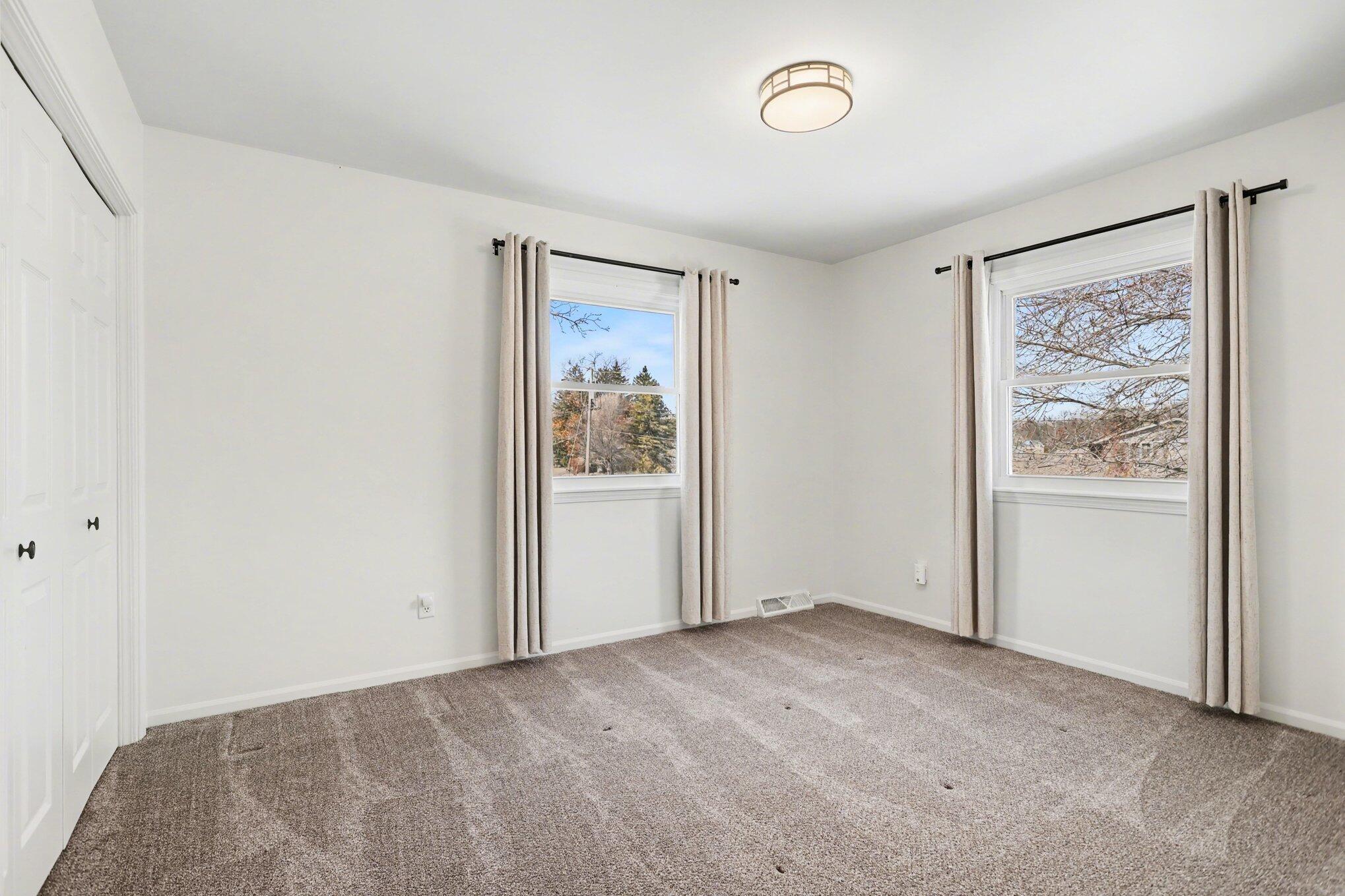 1163 S Lakeside Drive S