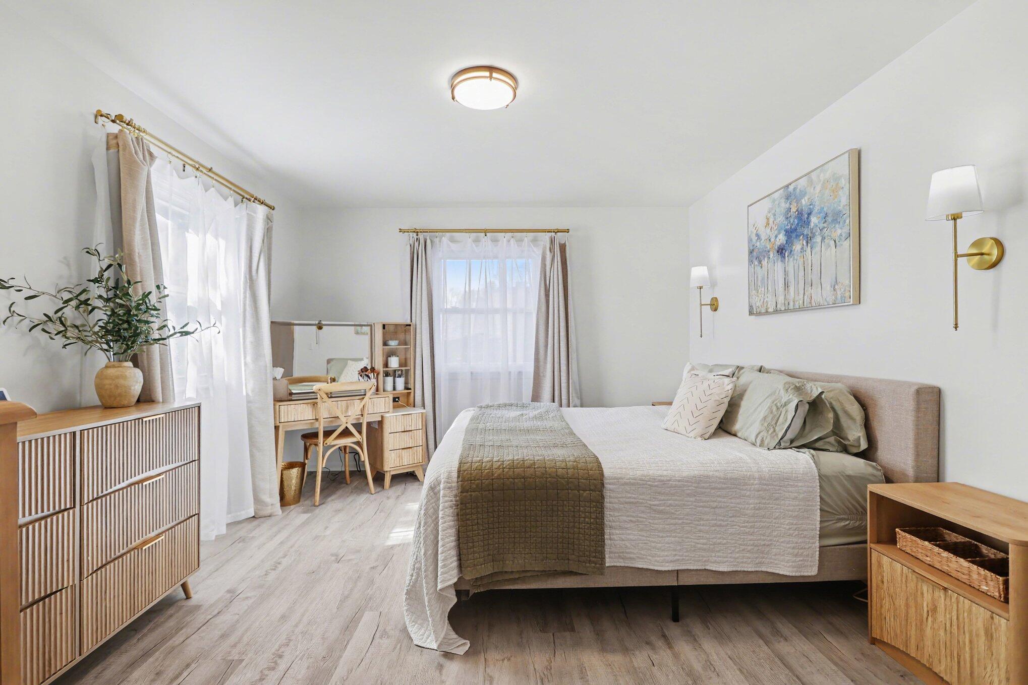 1163 S Lakeside Drive S