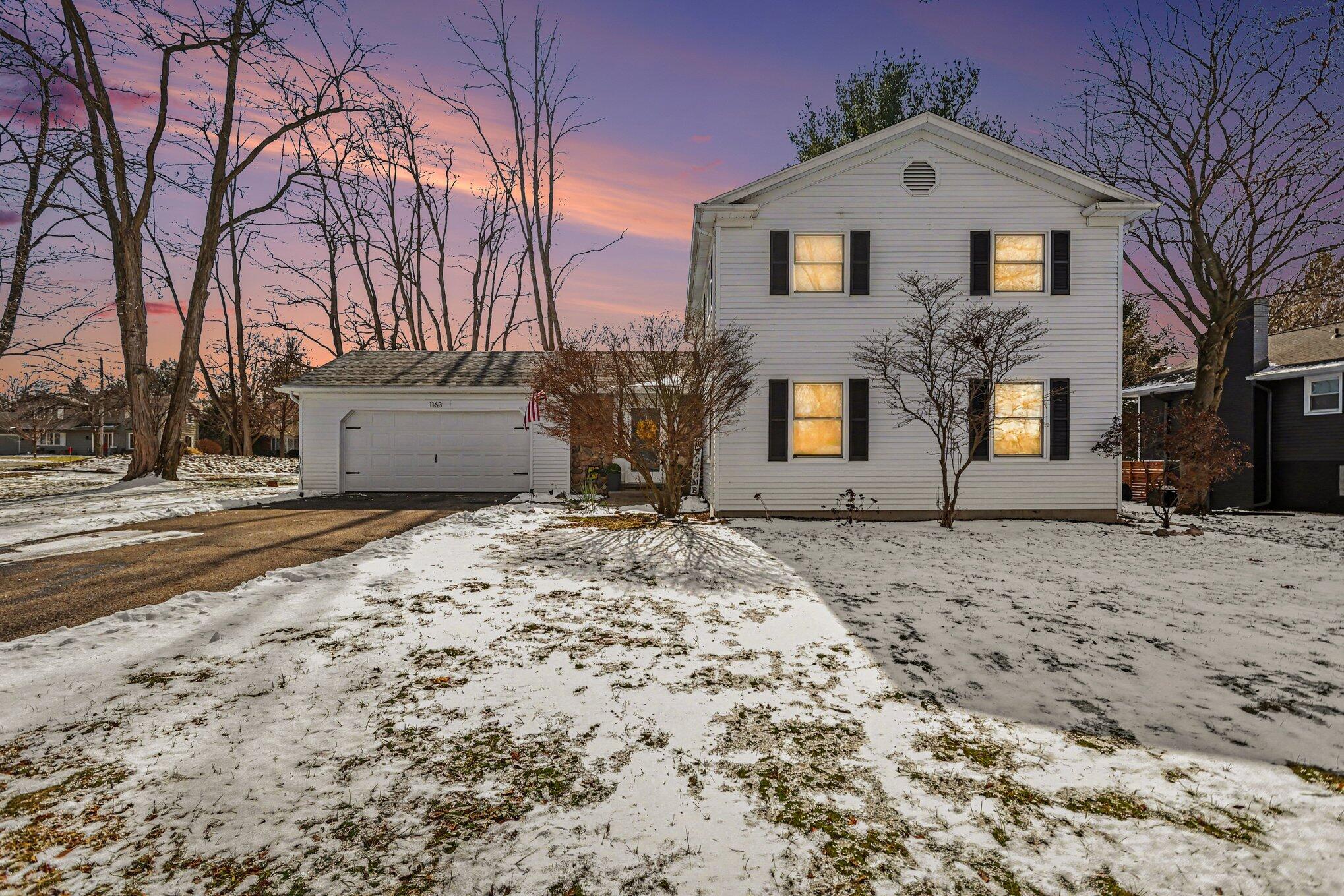 1163 S Lakeside Drive S