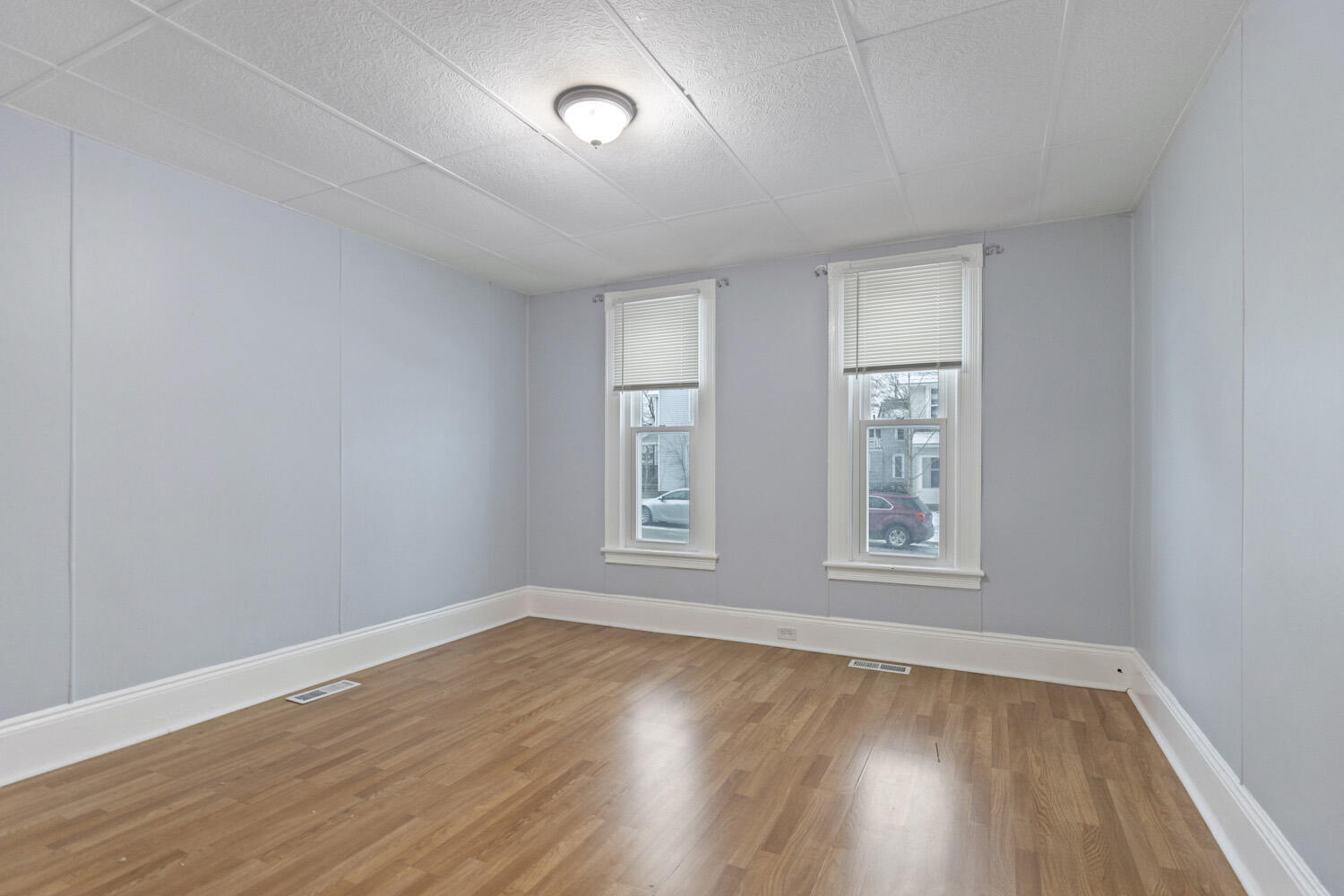 301 Spencer Street NE