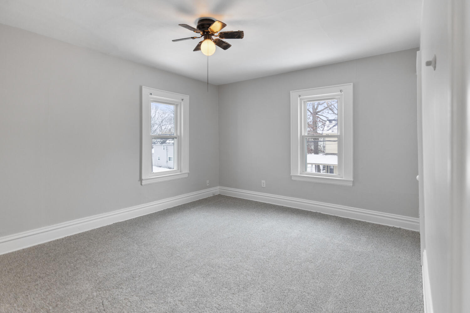 301 Spencer Street NE