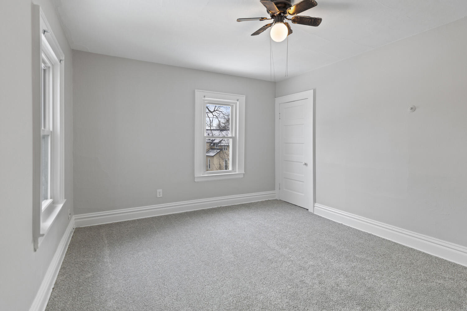 301 Spencer Street NE