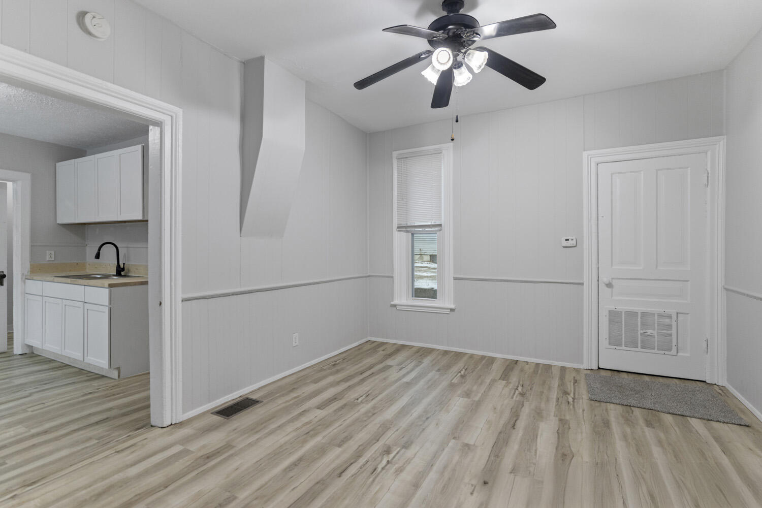 301 Spencer Street NE