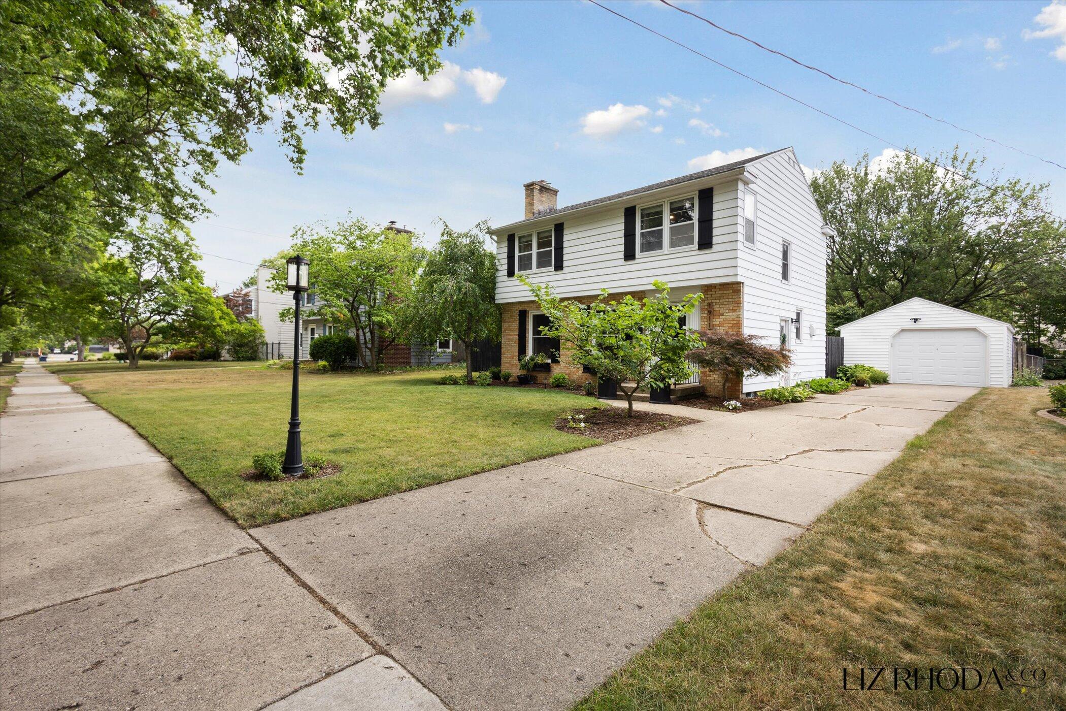 1911 Hutchinson Avenue SE