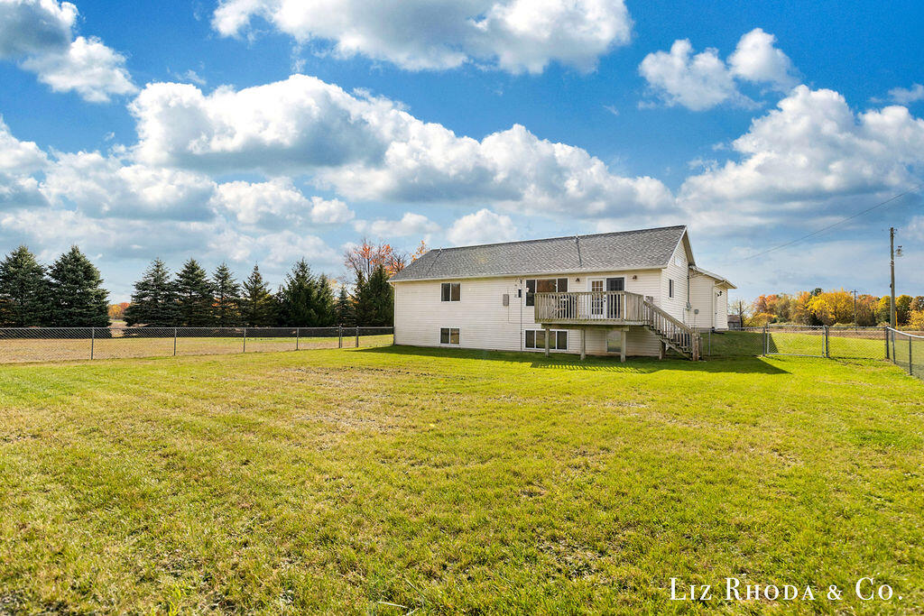 11099 18 Mile Road NE