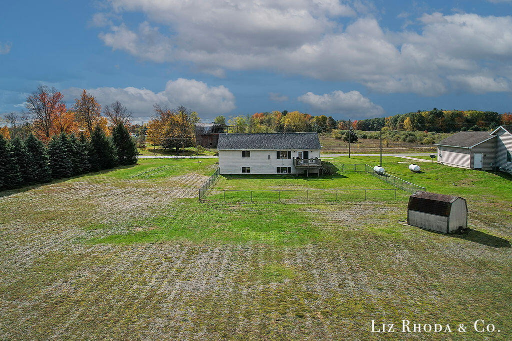 11099 18 Mile Road NE