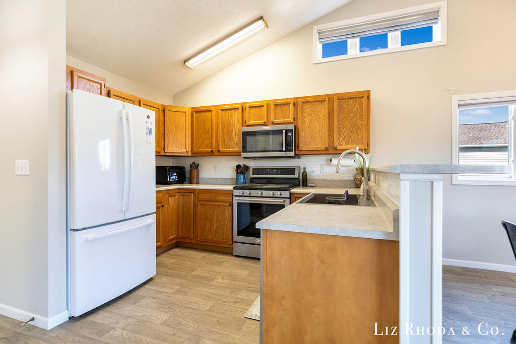 11099 18 Mile Road NE