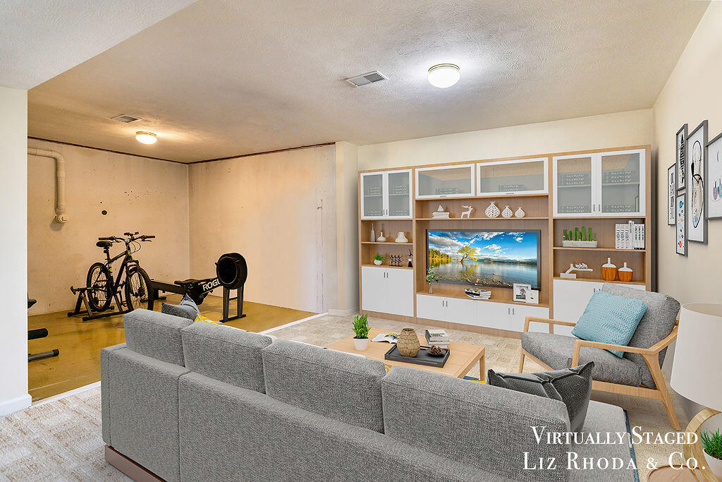 11099 18 Mile Road NE