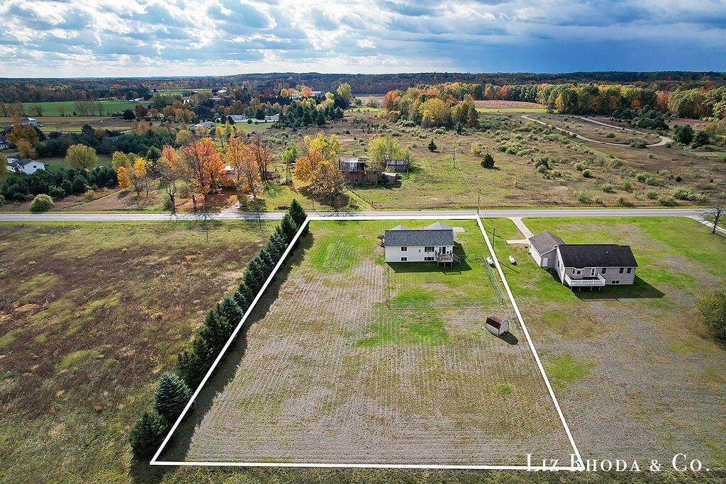 11099 18 Mile Road NE