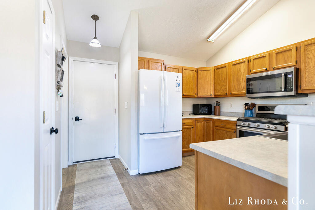 11099 18 Mile Road NE