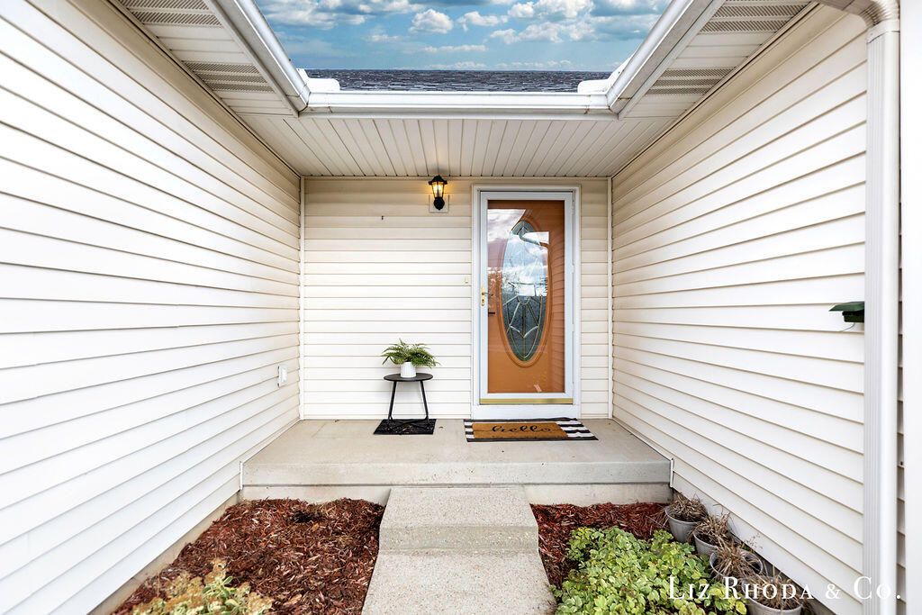 11099 18 Mile Road NE