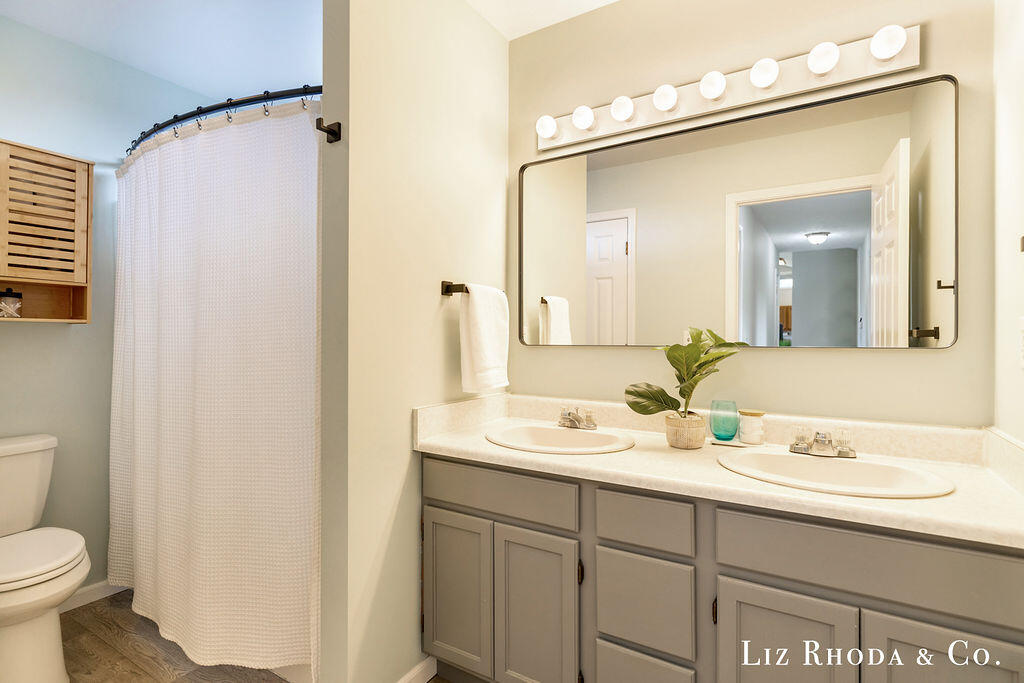 11099 18 Mile Road NE