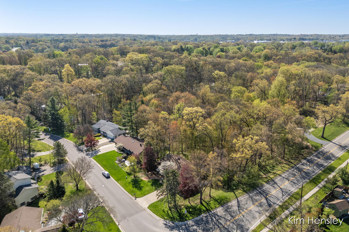 2012 Timberview Drive NE