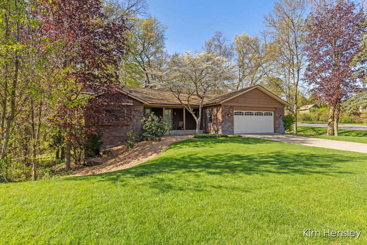 2012 Timberview Drive NE