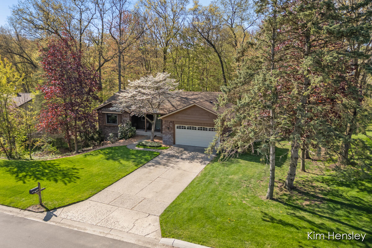 2012 Timberview Drive NE