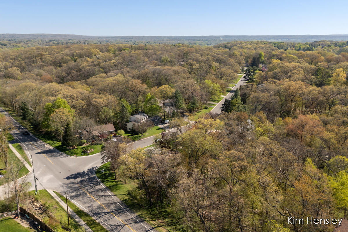 2012 Timberview Drive NE