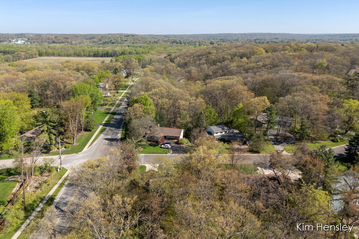 2012 Timberview Drive NE