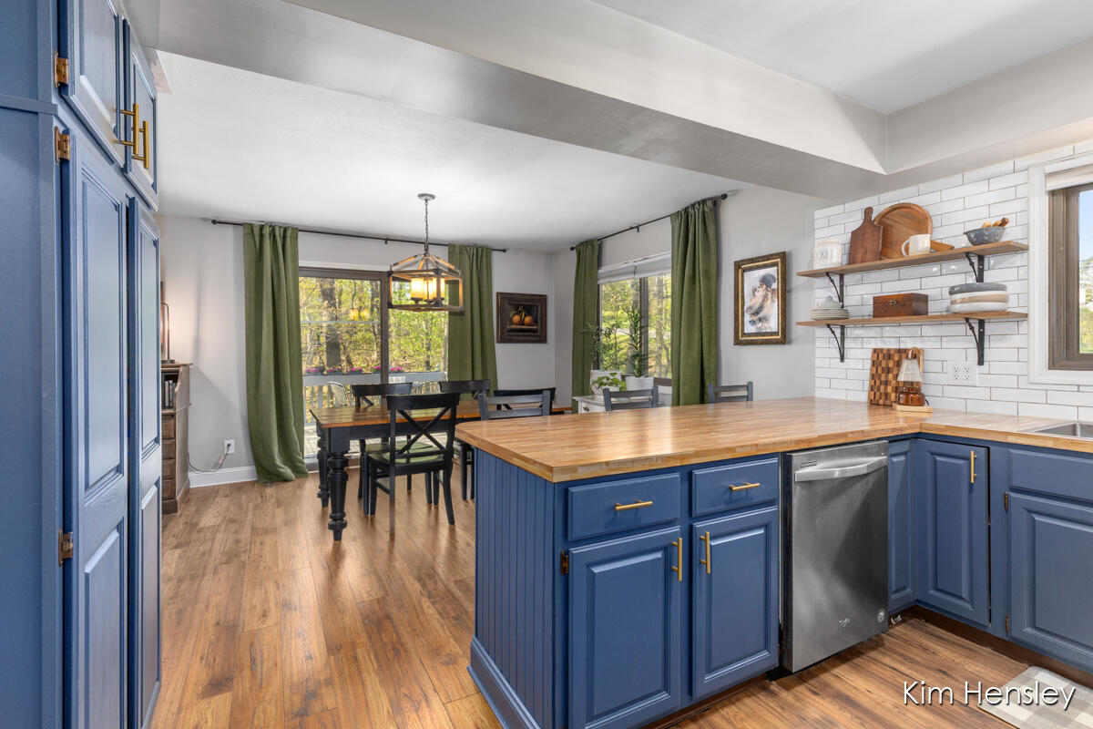 2012 Timberview Drive NE