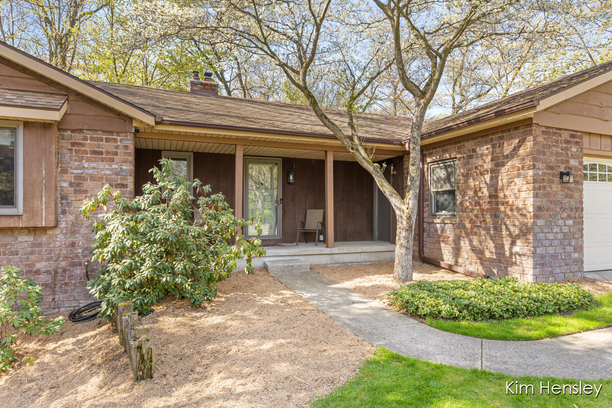2012 Timberview Drive NE
