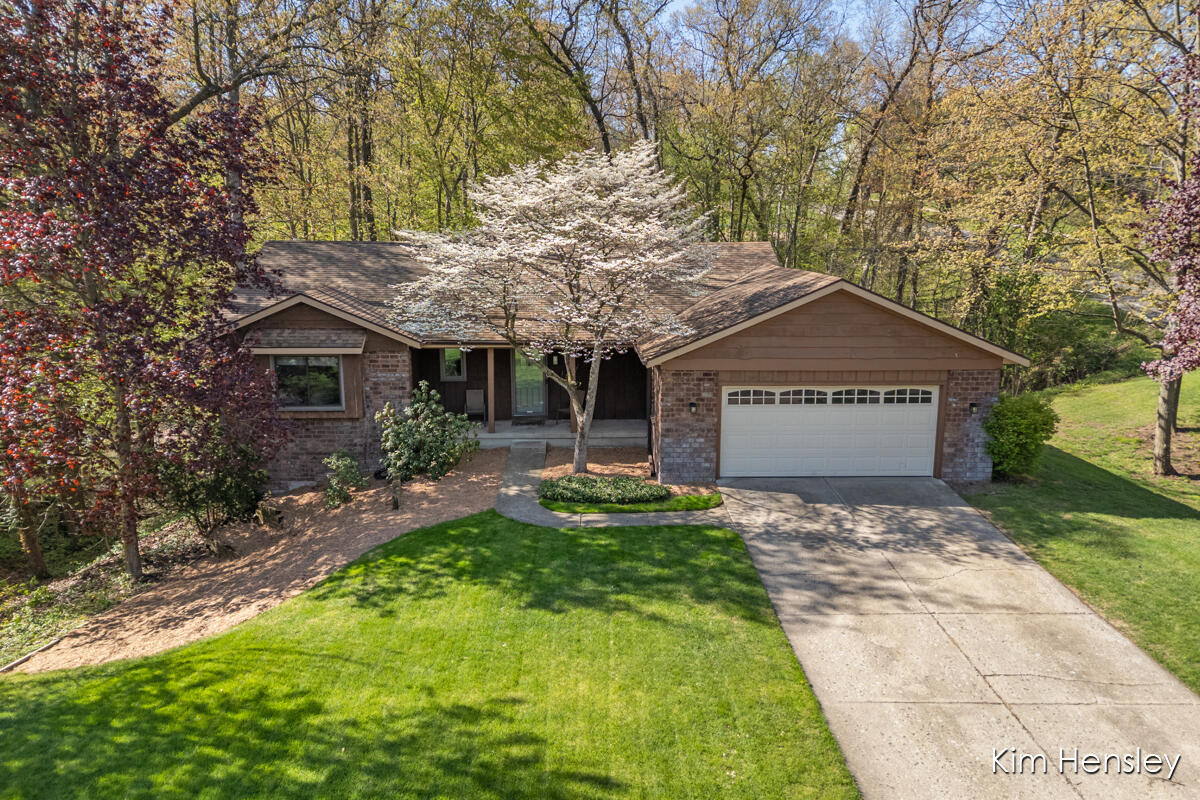 2012 Timberview Drive NE