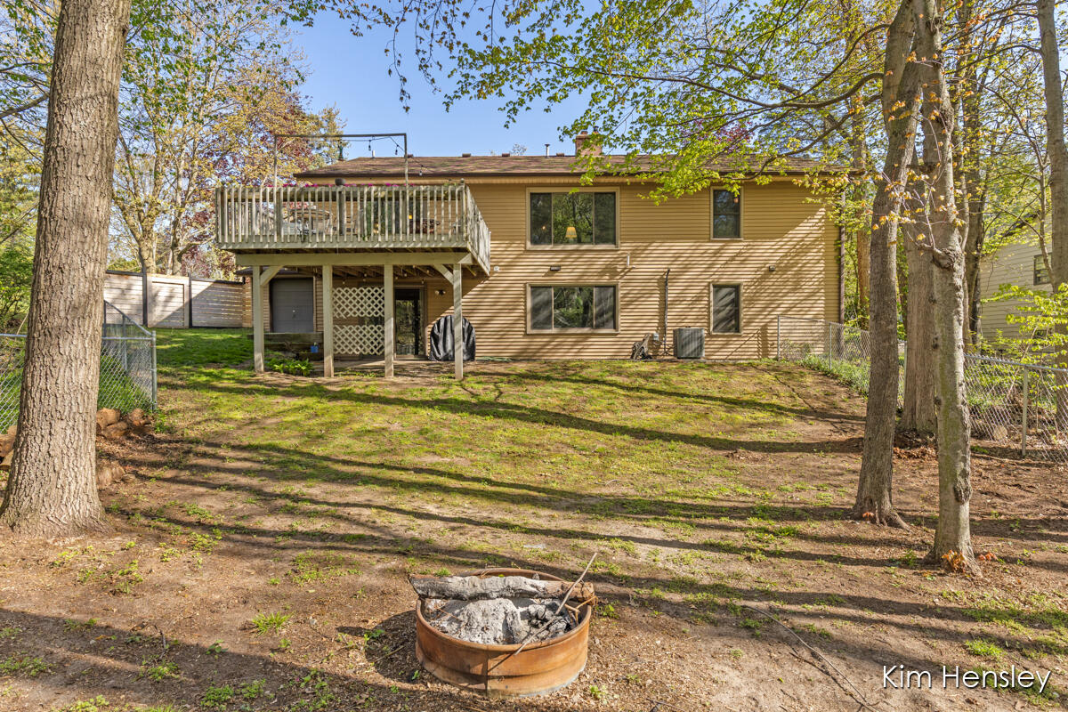 2012 Timberview Drive NE