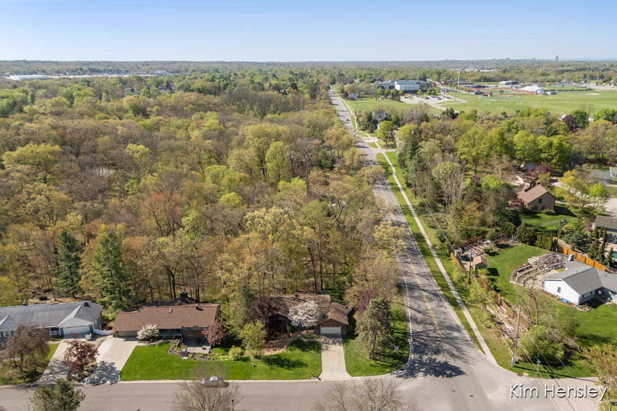 2012 Timberview Drive NE