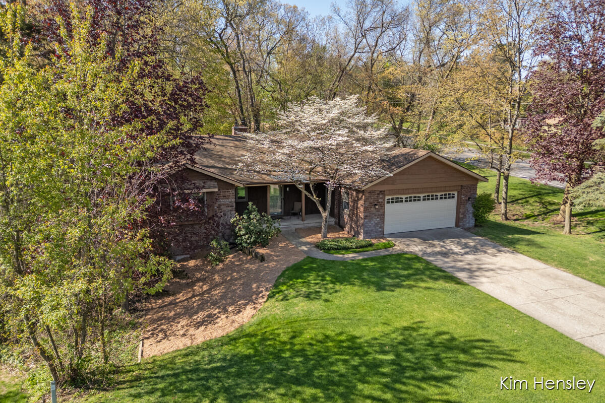 2012 Timberview Drive NE